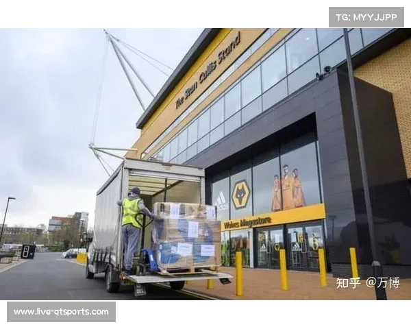 英超俱乐部基金会开展社区活动，年轻球员参与互动